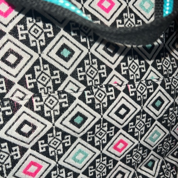 America and beyond crossbody tote is a
perfect addition to your collection. 💕 - Picture 4 of 9